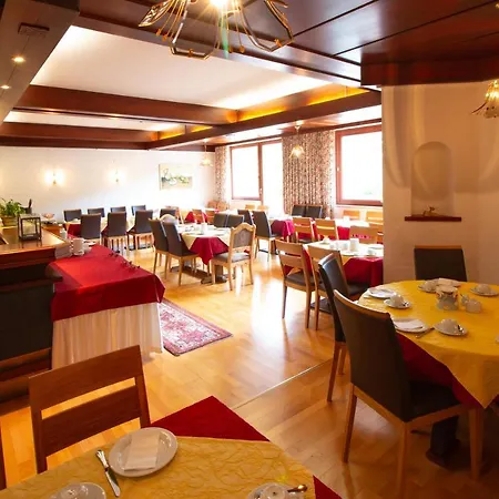 Hotel Flachauwinkl 3*