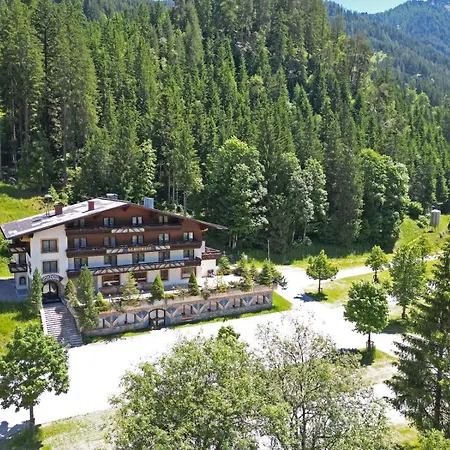 Flachauwinkl Hotel 3*